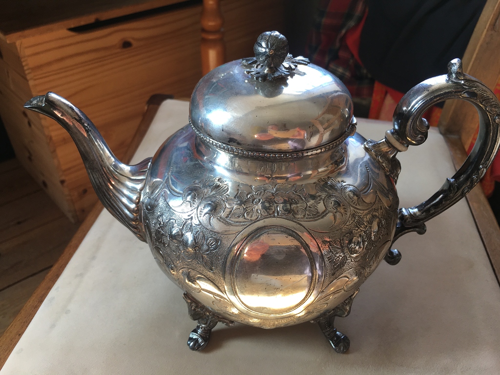 Eloctroplate teapot, strange smell, origin? What is it? Silver