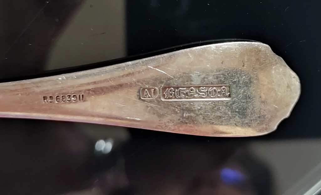 Help needed to identify manufacturer - Identification Help - What