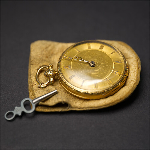 watch on pouch.ARW-2