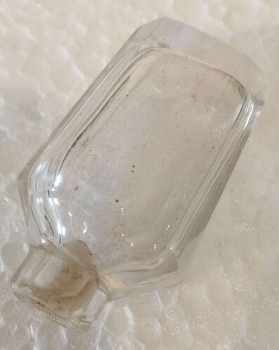 an-18th-century-exquisite-silver-cased-scent-bottle_10302_pic6_size4