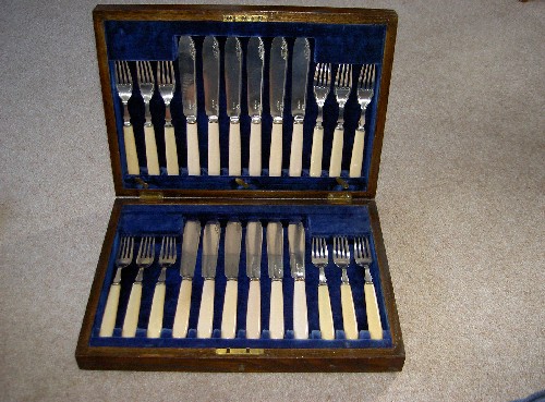 fish knife set hallmark help please!!!! - Reading Silver Hallmarks - Silver  Collector Forums