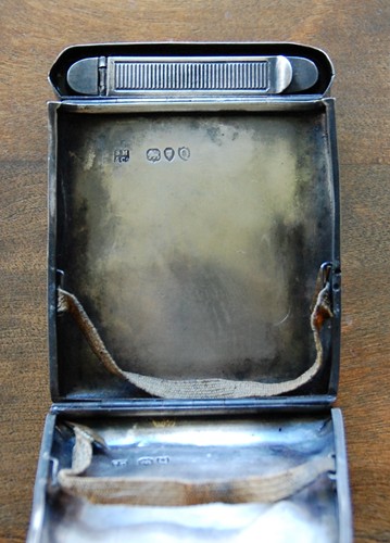 cigarette case3.jpg