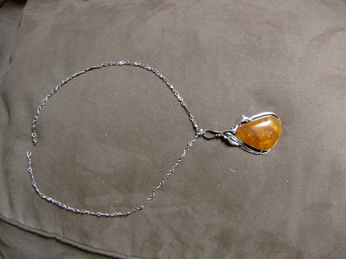 ambernecklace01.JPG